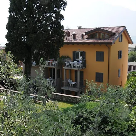 Oleandro Домазо